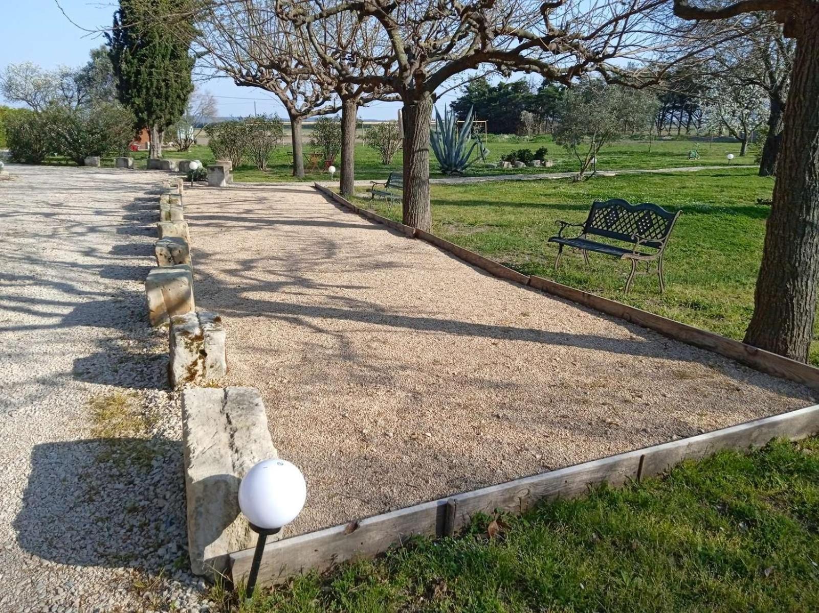 Mas Maurane - Le Romarin Aux Portes D'Arles Tarascon Exterior photo